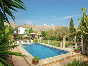 Luxurious country house with heated pool for 8 people in Pollensa